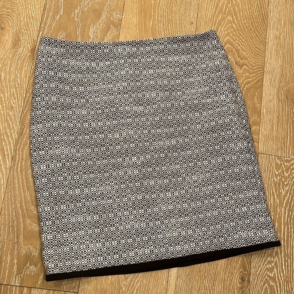 White House Black Market Skirt